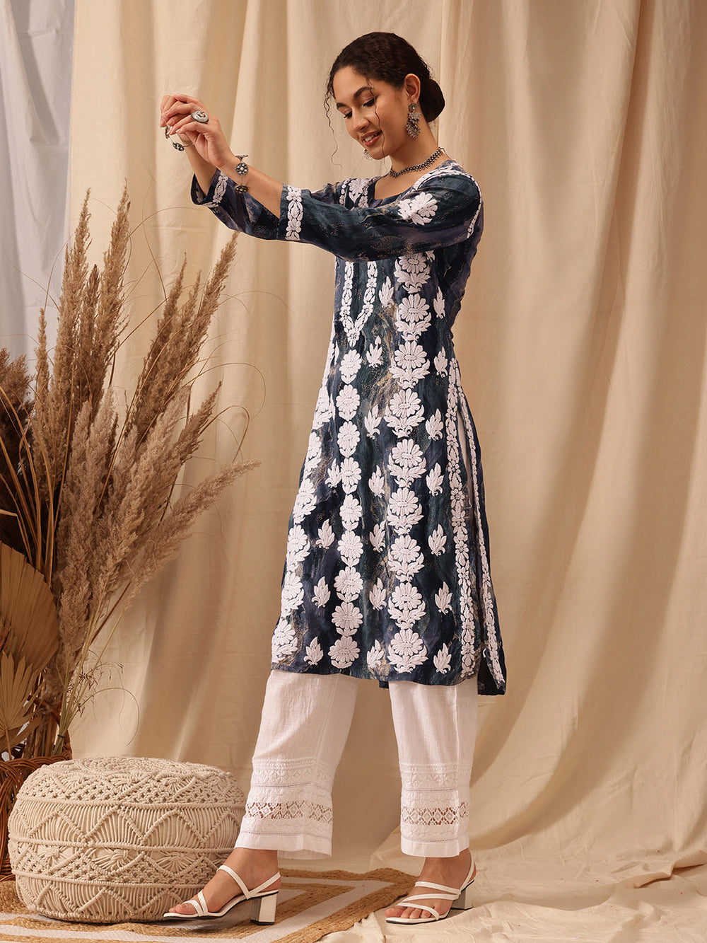 Blue-&-White-Modal-Embroidered-Chikankari-Kurta