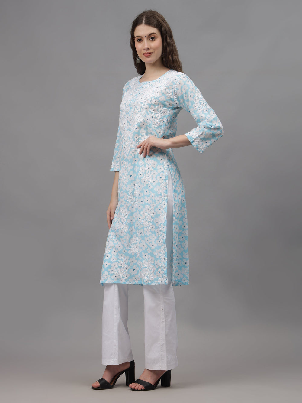 Blue-&-White-Mulmul-Embroidered-Chikankari-Kurti