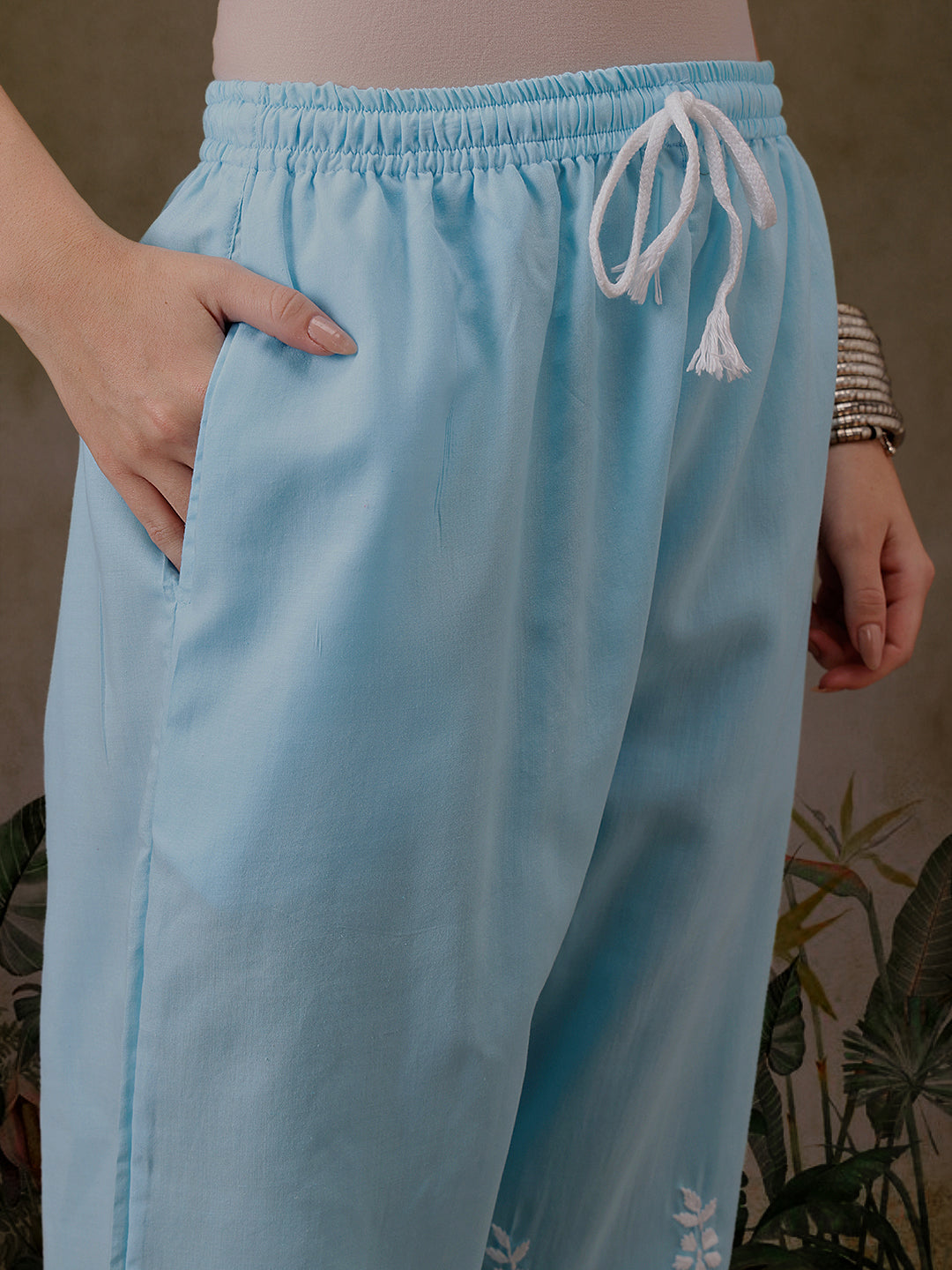 Blue-&-White-Cotton-Lucknowi-Chikankari-2-Piece-Kurta-Set