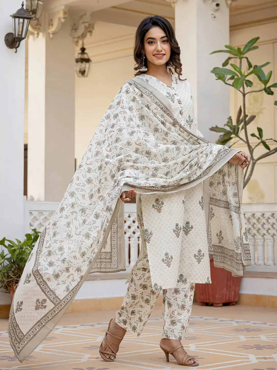 Cream-Cotton-Ethnic-Motifs-3-Piece-Kurta-Set