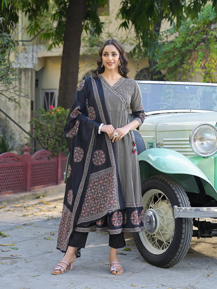 Black-Cotton-Textured-Anarkali-Kurta-Set-With-Dupatta
