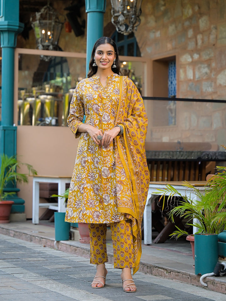 Mustard-Cotton-Floral-Print-3-Piece-Kurta-Set