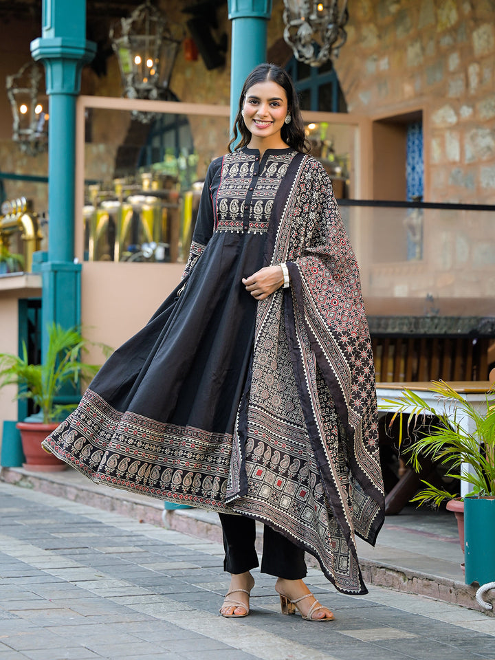 Black-Paisley-Print-Cotton-Anarkali-3-Piece-Kurta-Set