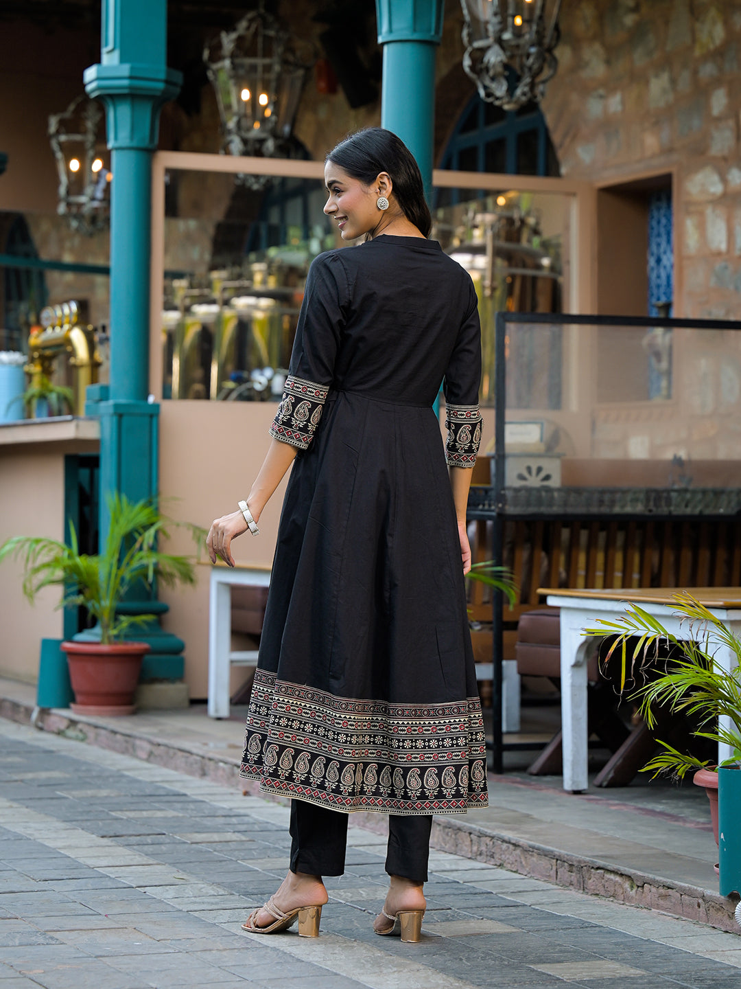 Black-Paisley-Print-Cotton-Anarkali-3-Piece-Kurta-Set