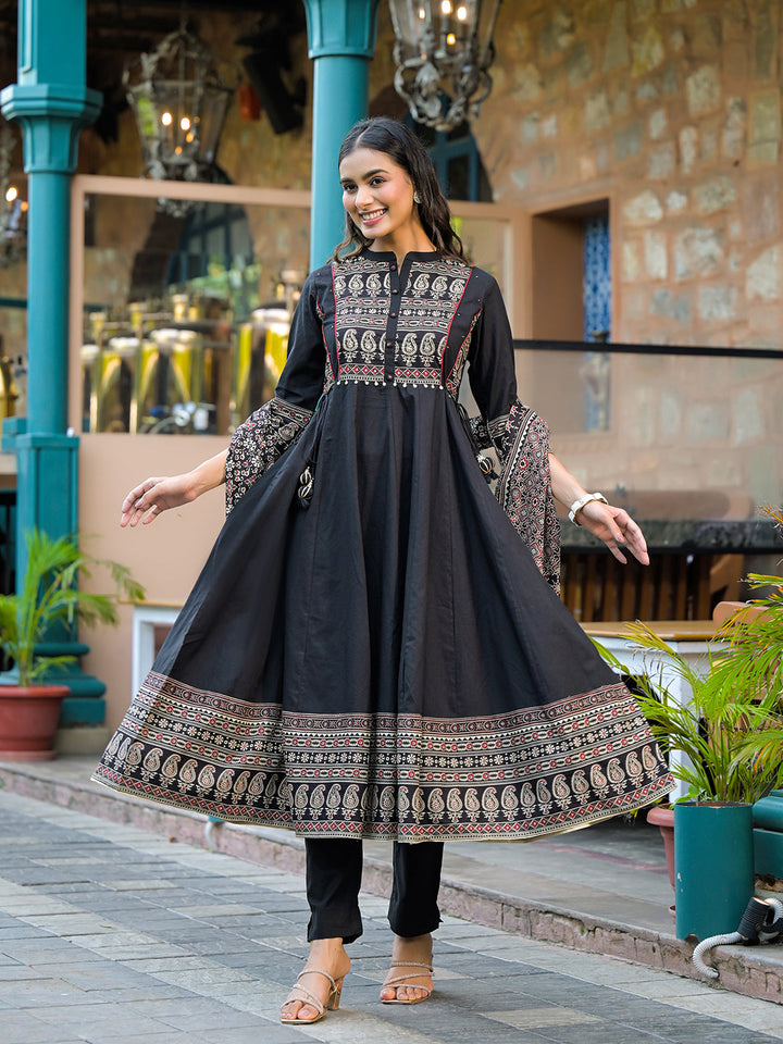 Black-Paisley-Print-Cotton-Anarkali-3-Piece-Kurta-Set