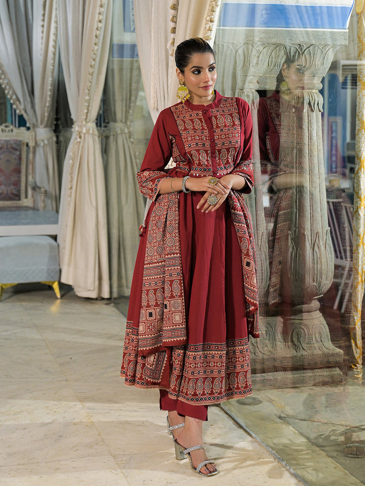 Red-Cotton-Paisley-Print-Anarkali-3-Piece-Kurta-Set