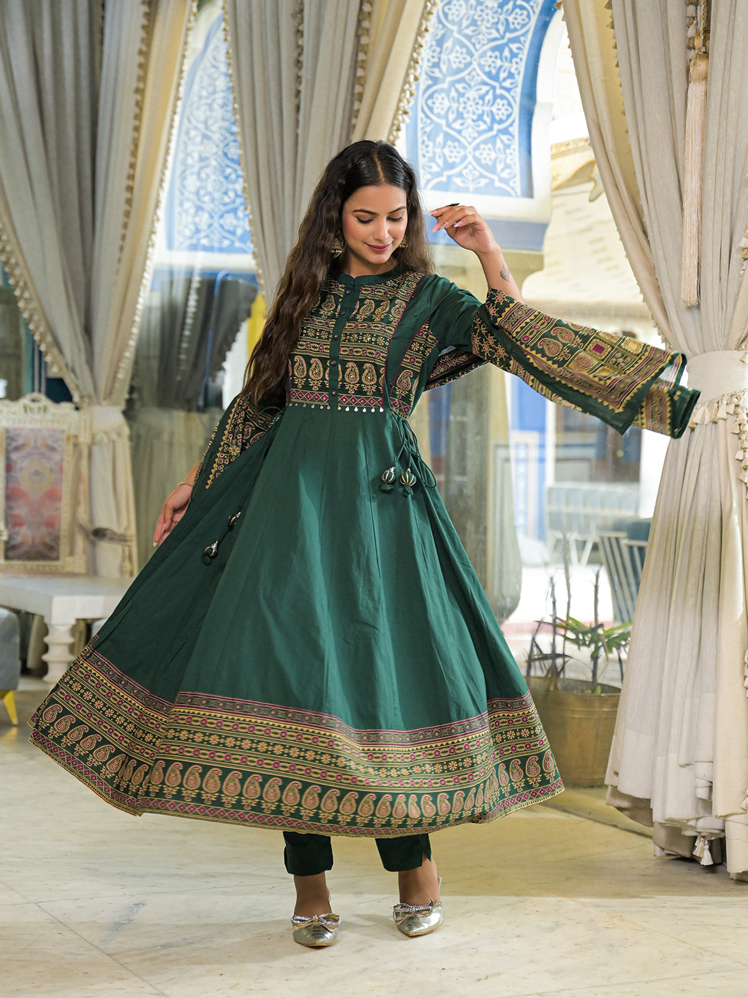 Green-Cotton-Paisley-Print-Anarkali-3-Piece-Kurta-Set