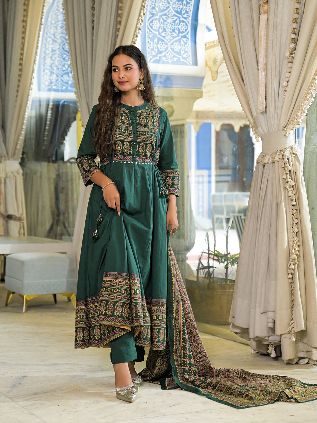 Green-Cotton-Paisley-Print-Anarkali-3-Piece-Kurta-Set
