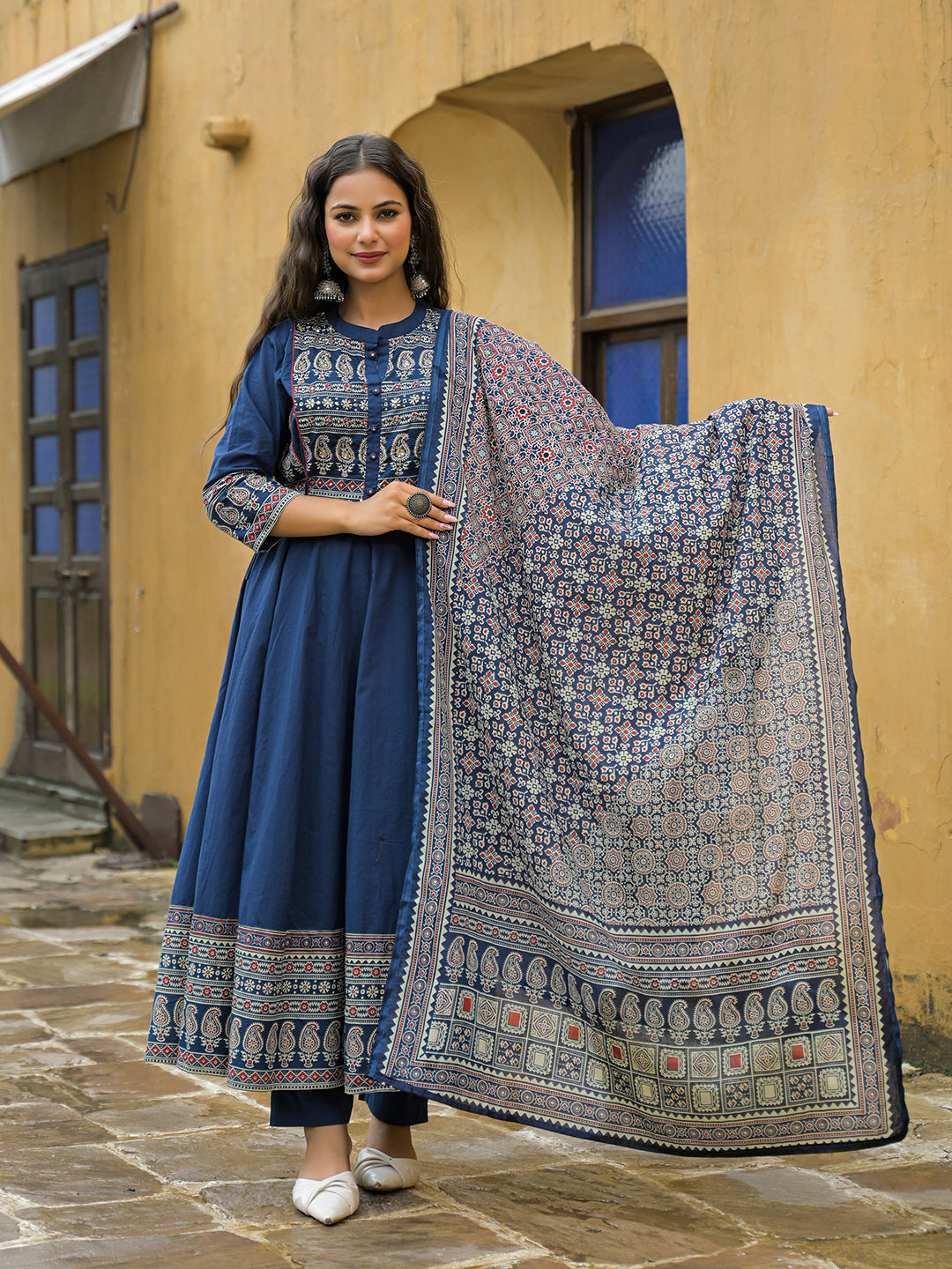 Blue-Cotton-Paisley-Print-Anarkali-3-Piece-Kurta-Set