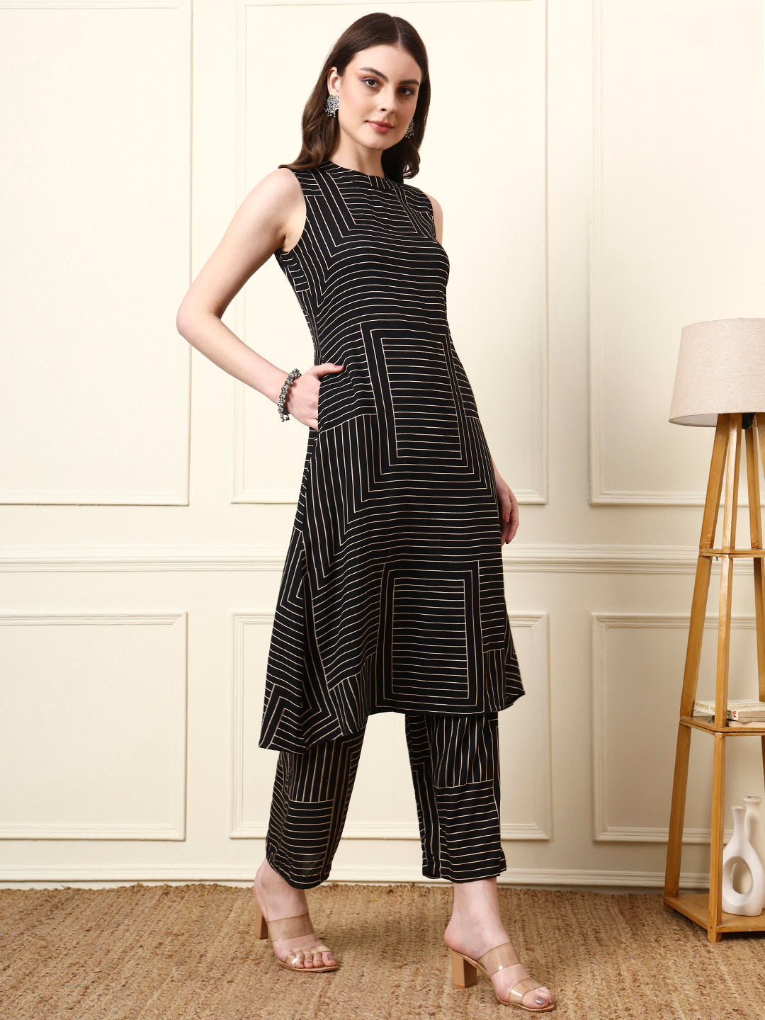 Black Boat Neck Sleeveless Rayon Co-ords Sets