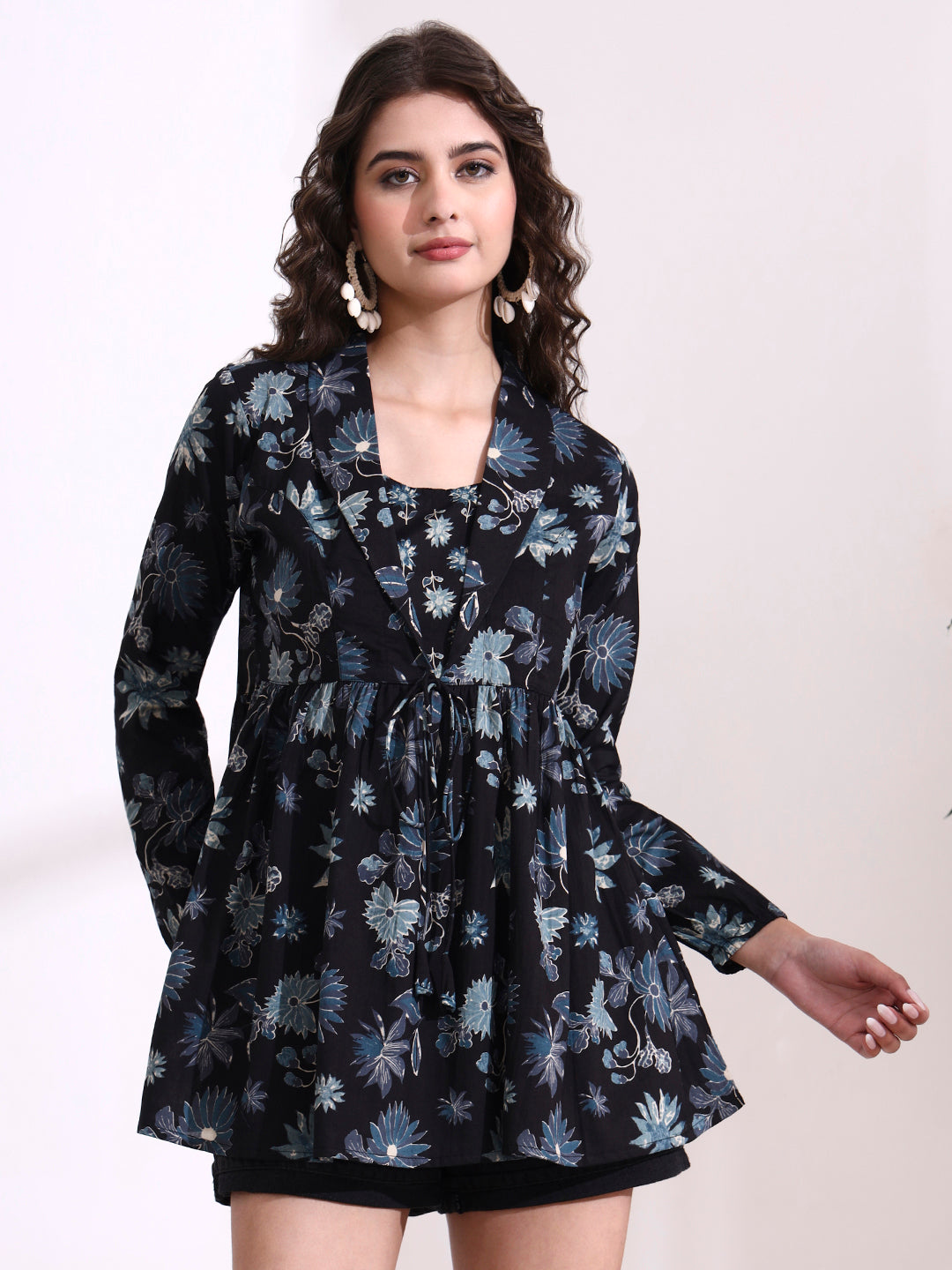 Black Lepal Coller Peplum Top