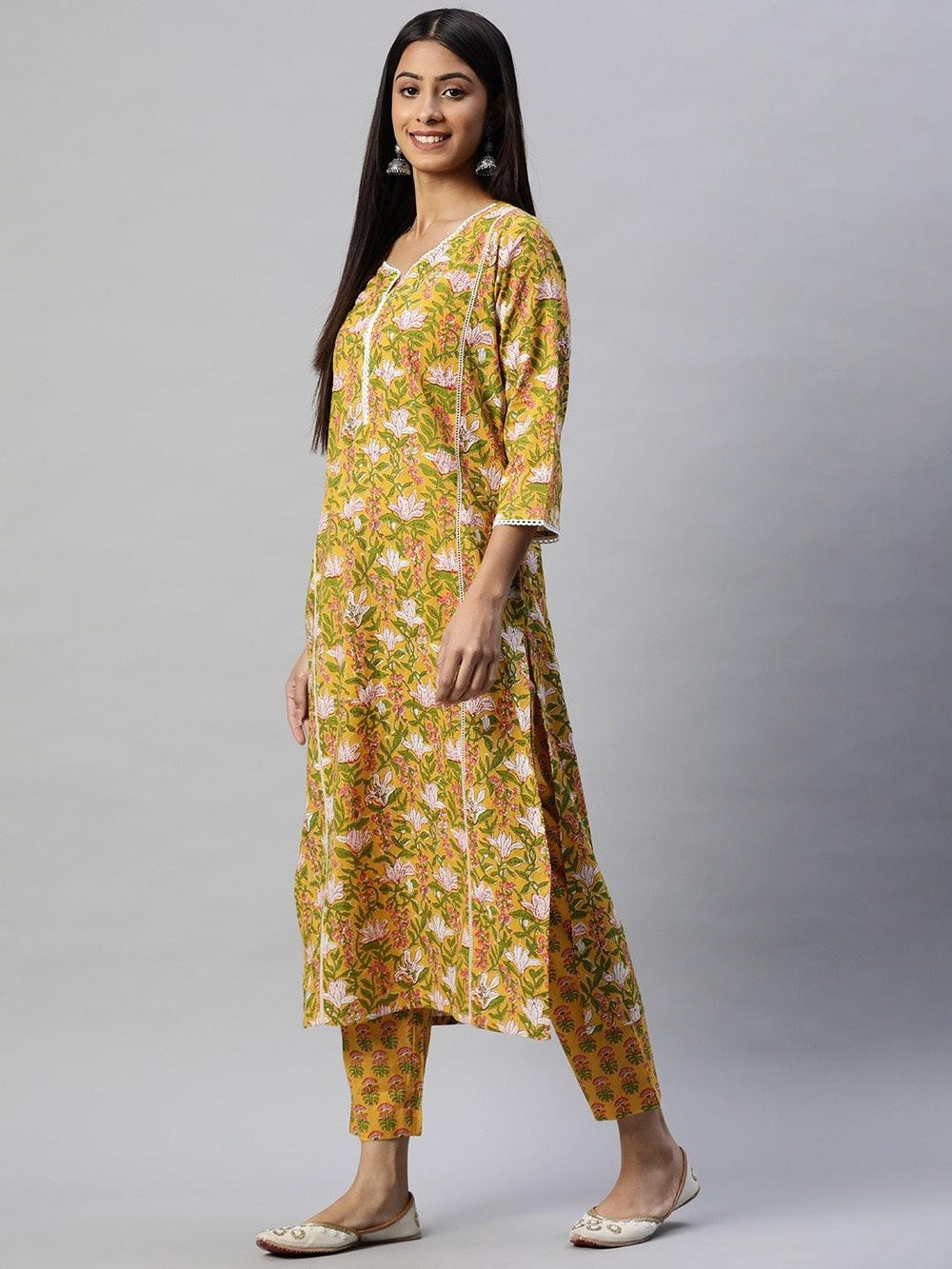Yellow-Floral-Printed-Straight-2-Piece-Kurta-Set
