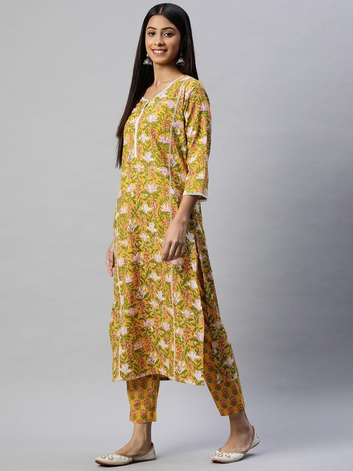 Yellow-Floral-Printed-Straight-2-Piece-Kurta-Set
