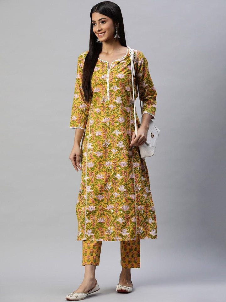Yellow-Floral-Printed-Straight-2-Piece-Kurta-Set