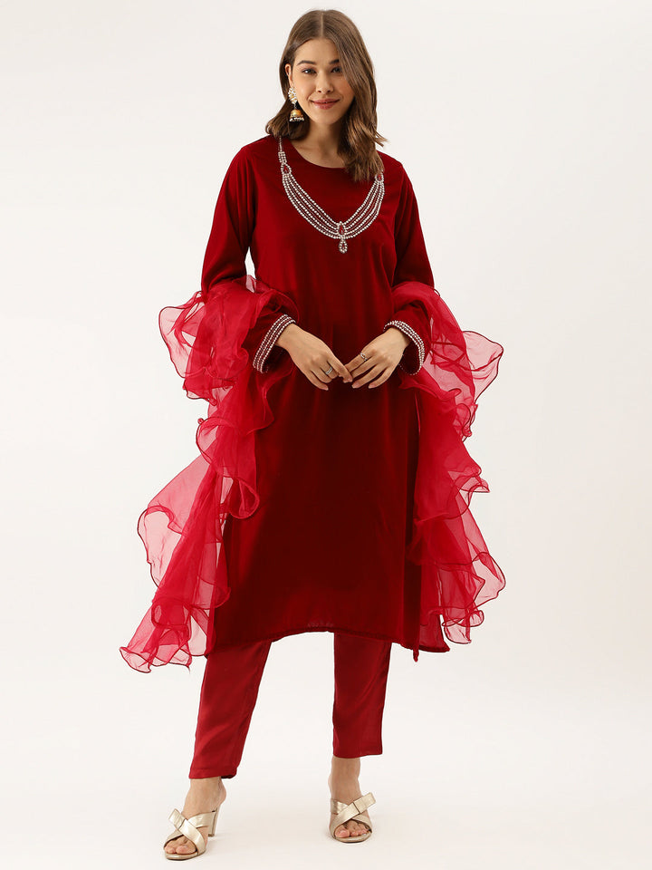 Maroon-Velvet-Plain-Embroidered-3-Piece-Kurta-Set