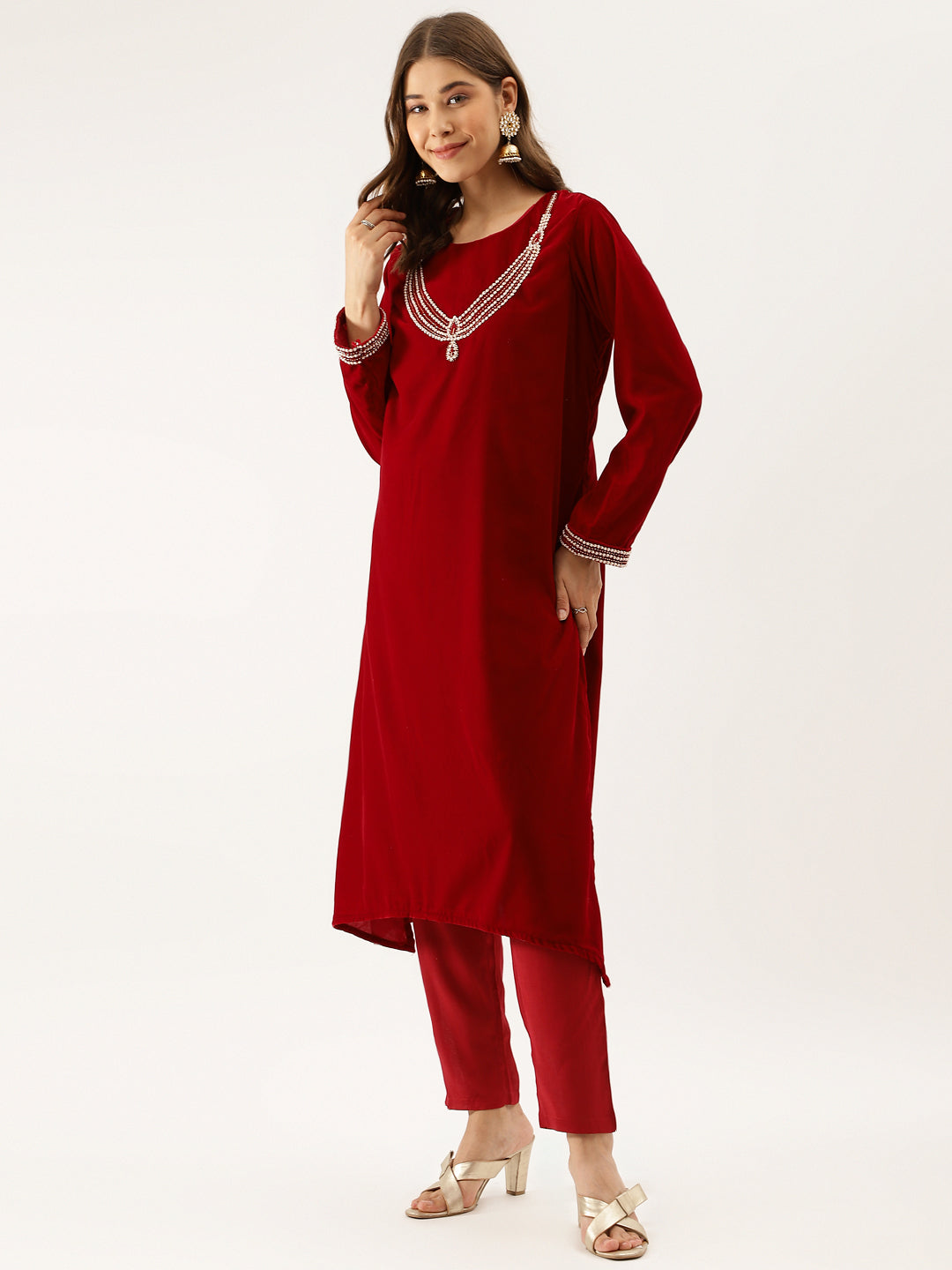 Maroon-Velvet-Plain-Embroidered-3-Piece-Kurta-Set