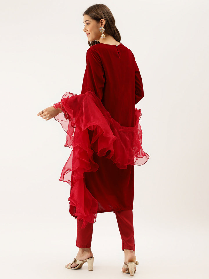 Maroon-Velvet-Plain-Embroidered-3-Piece-Kurta-Set