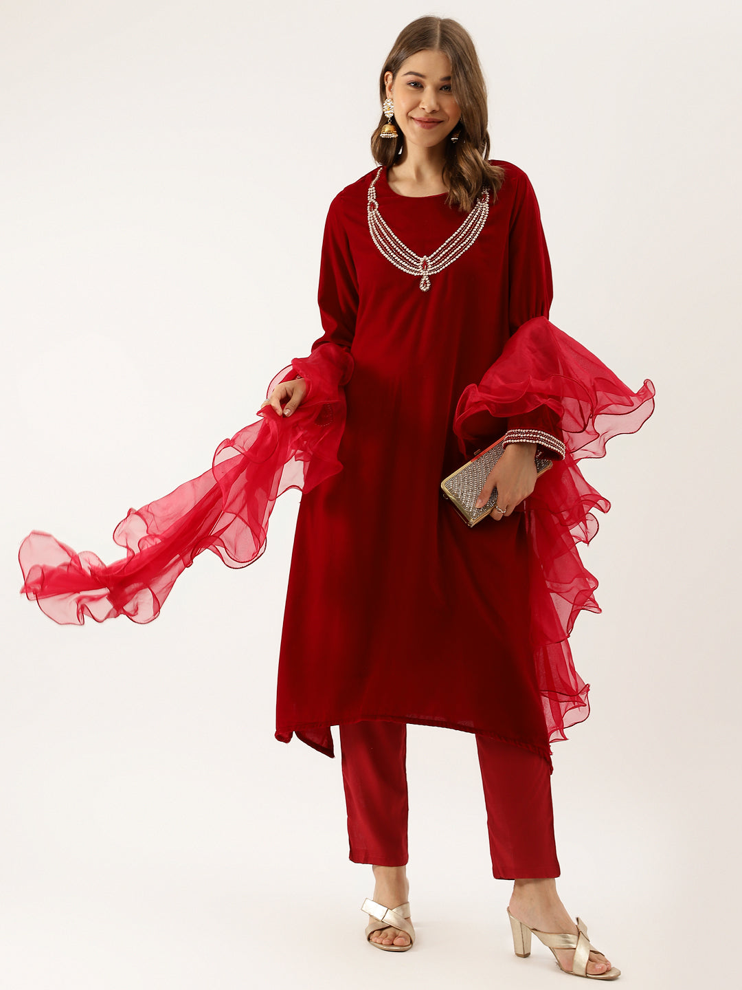 Maroon-Velvet-Plain-Embroidered-3-Piece-Kurta-Set