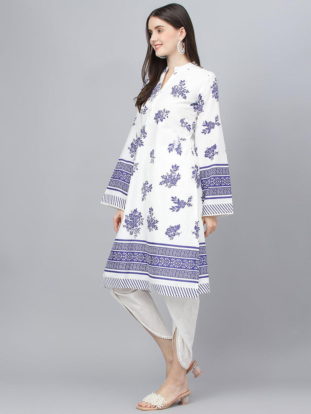 White-&-Blue-Pure-Cotton-Floral-Printed-Straight-2-Piece-Kurta-Set