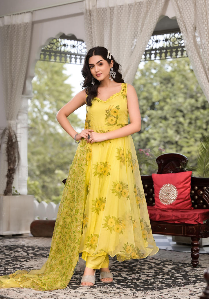 Light-Yellow-Organza-Floral-Anarkali-3-Piece-Kurta-Set