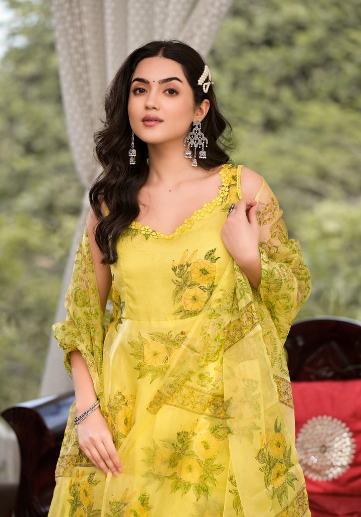 Light-Yellow-Organza-Floral-Anarkali-3-Piece-Kurta-Set