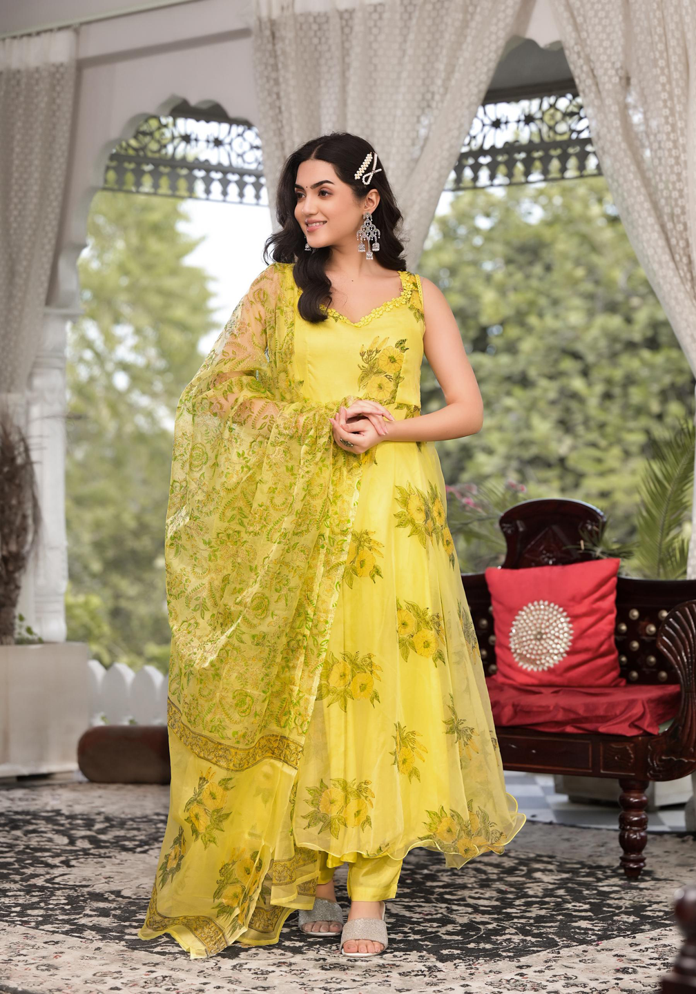 Light-Yellow-Organza-Floral-Anarkali-3-Piece-Kurta-Set