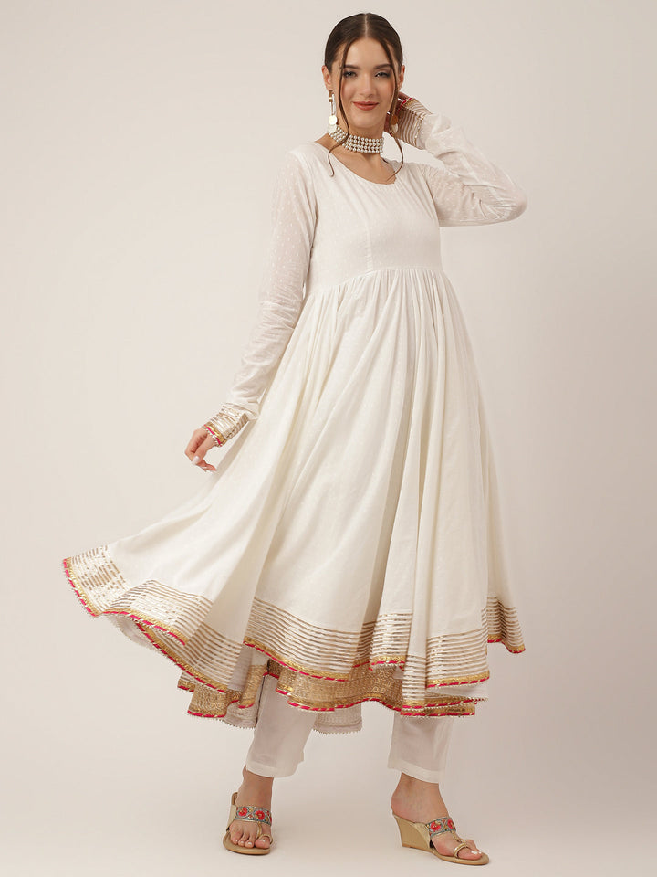 Off-White-Cotton-Buta-Layered-3-Piece-Kurta-Set
