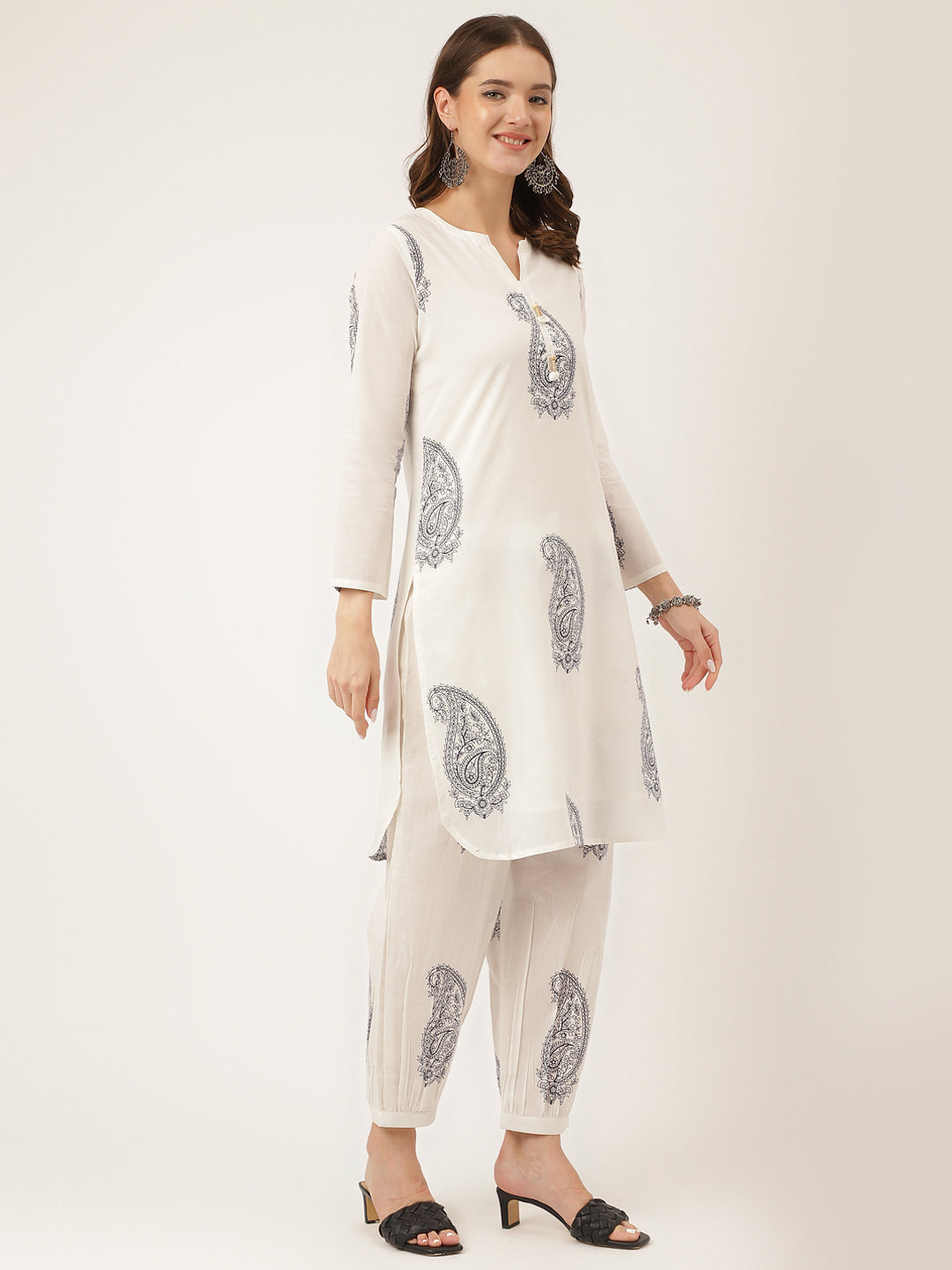 White-Cotton-Paisley-Print-2-Piece-Kurta-Set