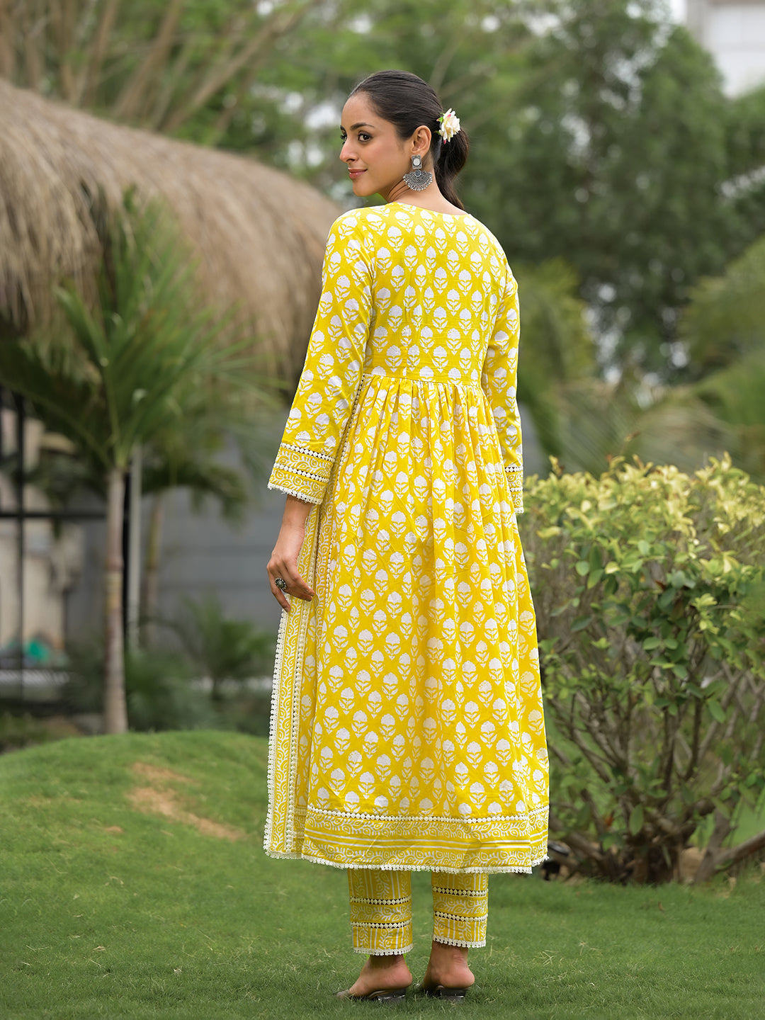 Yellow-Cotton-Floral-Print-3-Piece-Kurta-Set