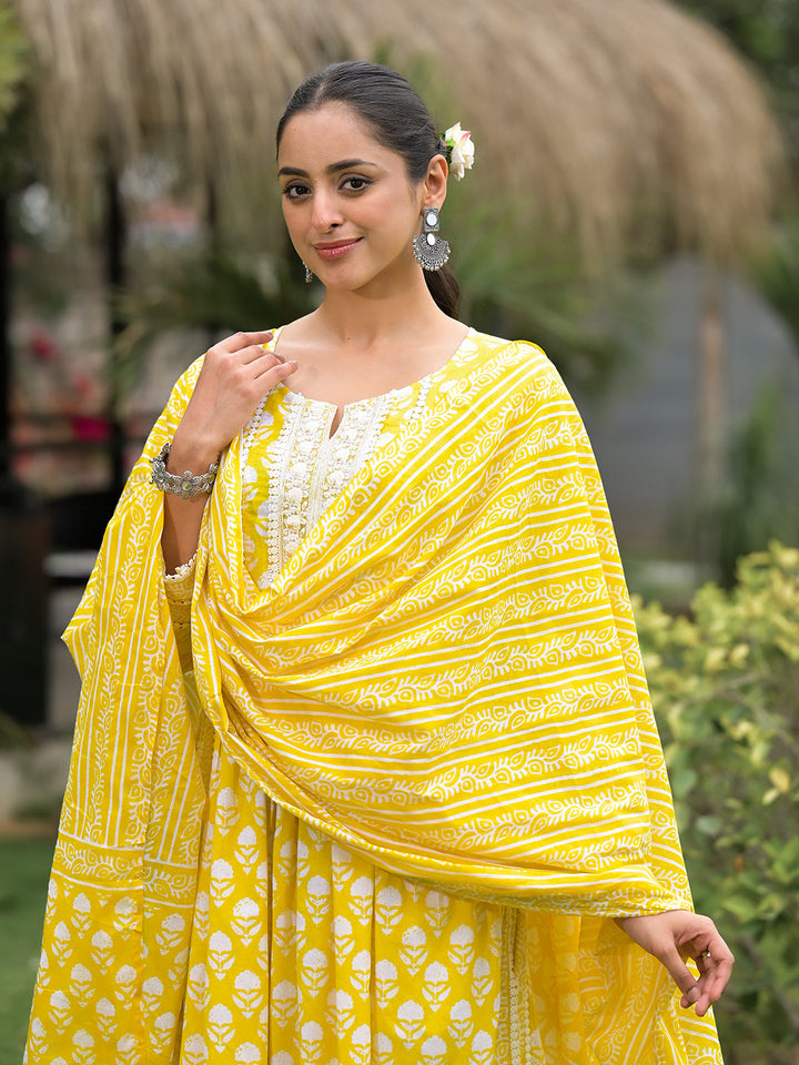 Yellow-Cotton-Floral-Print-3-Piece-Kurta-Set