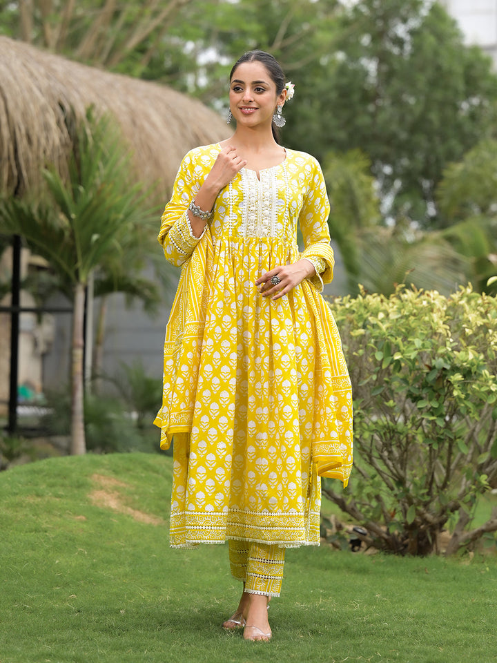Yellow-Cotton-Floral-Print-3-Piece-Kurta-Set