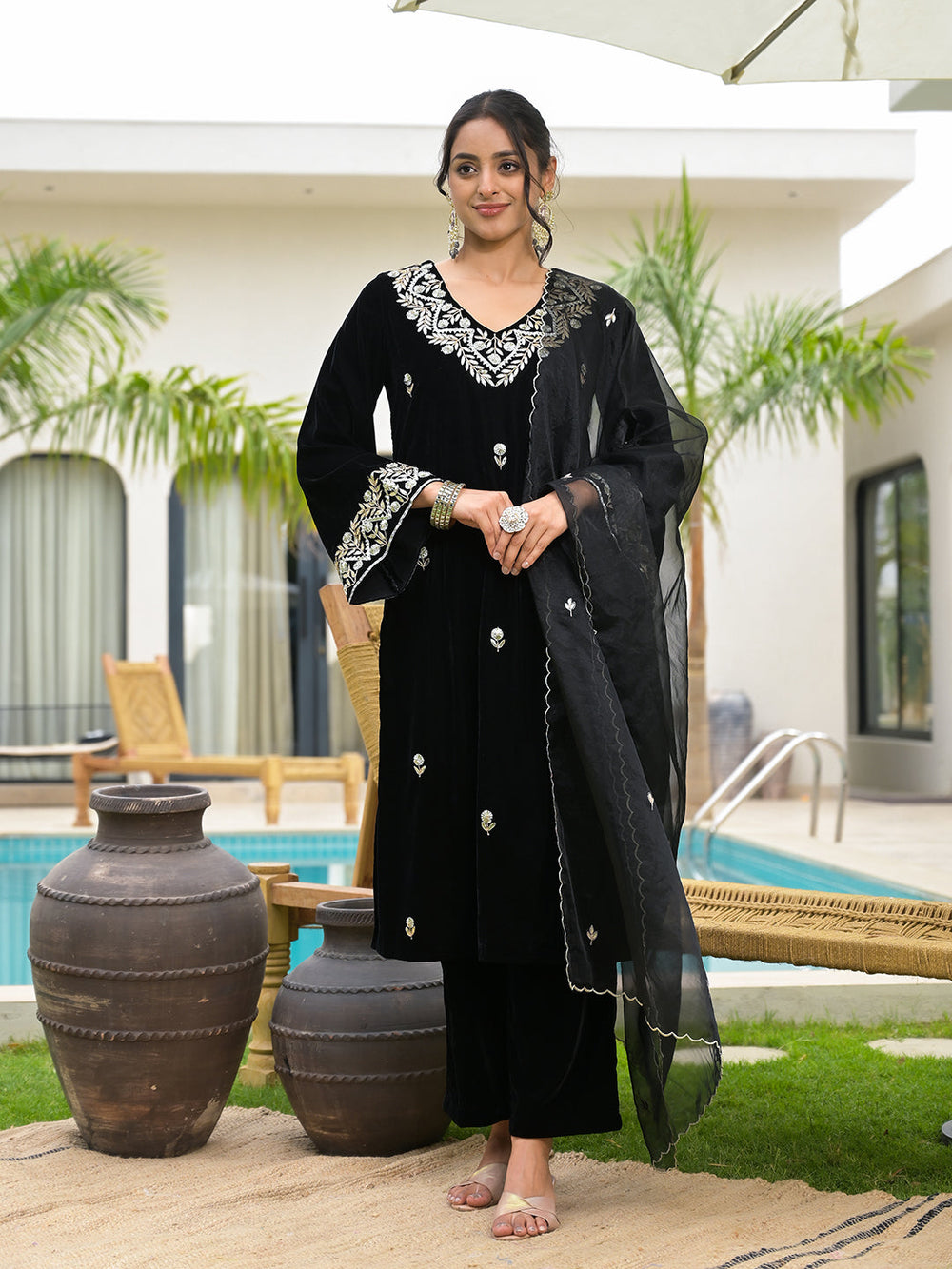 Black-Velvet-Embroidered-3-Piece-Kurta-Set