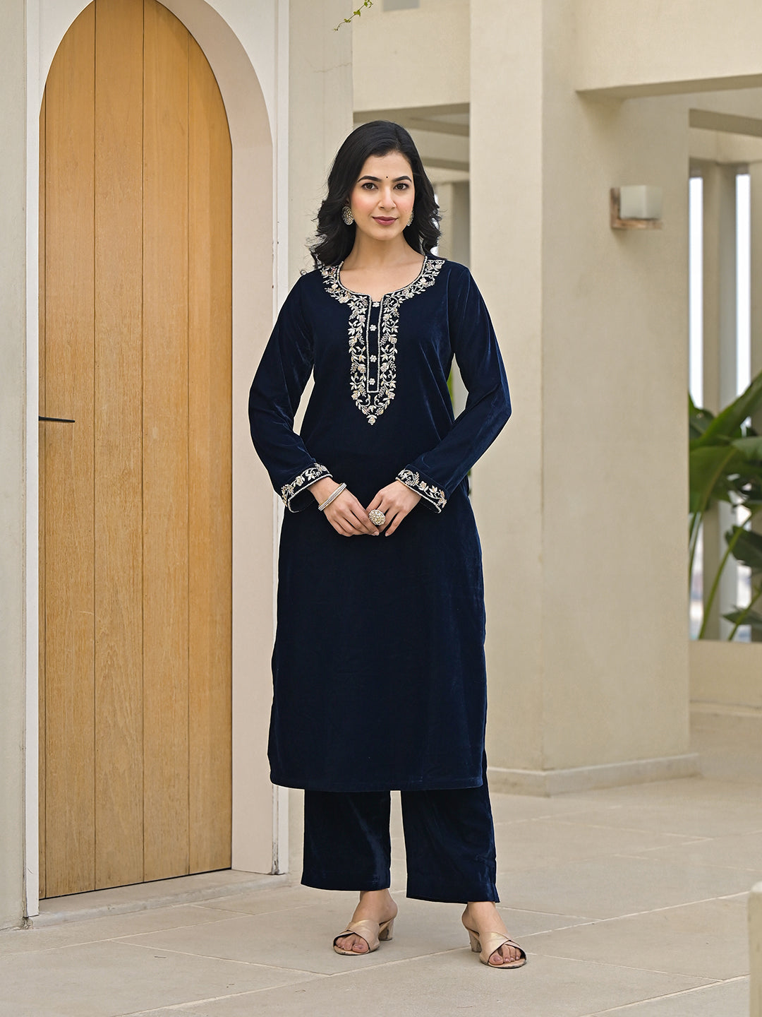 Blue-Velvet-Embroidered-3-Piece-Kurta-Set