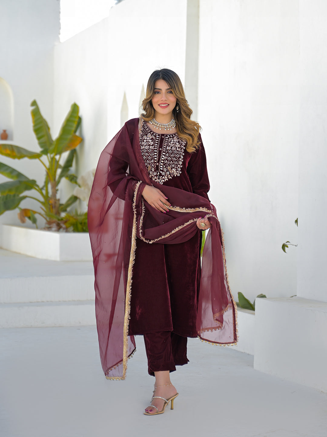 Maroon-Velvet-3-Piece-Kurta-Set