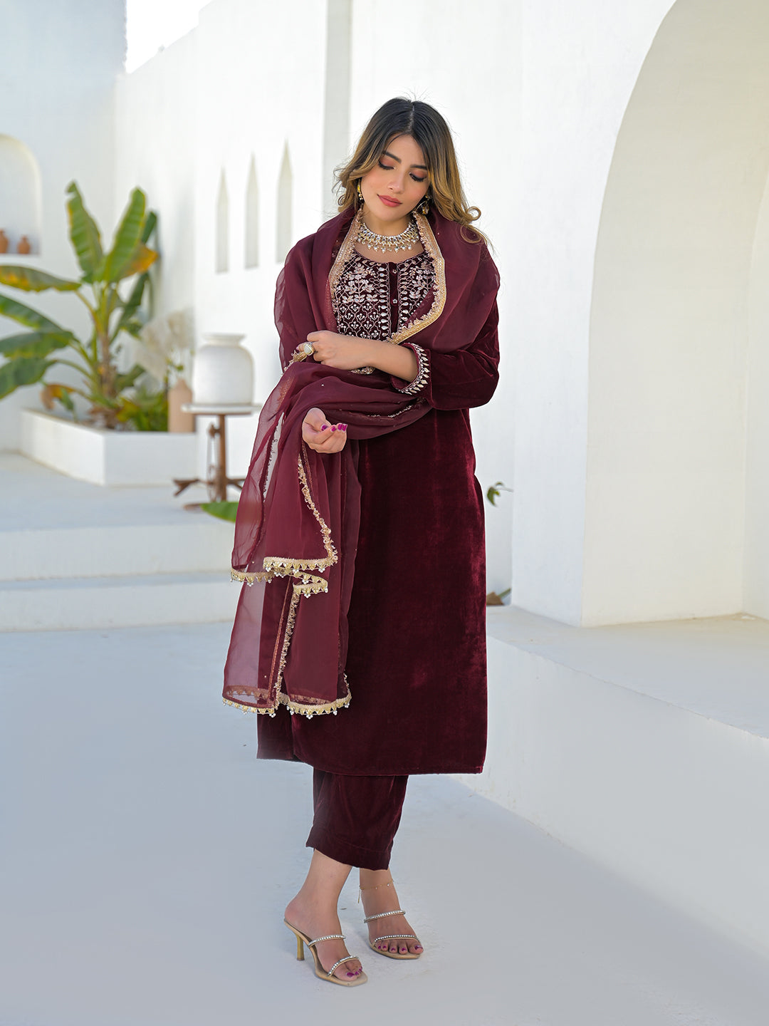 Maroon-Velvet-3-Piece-Kurta-Set
