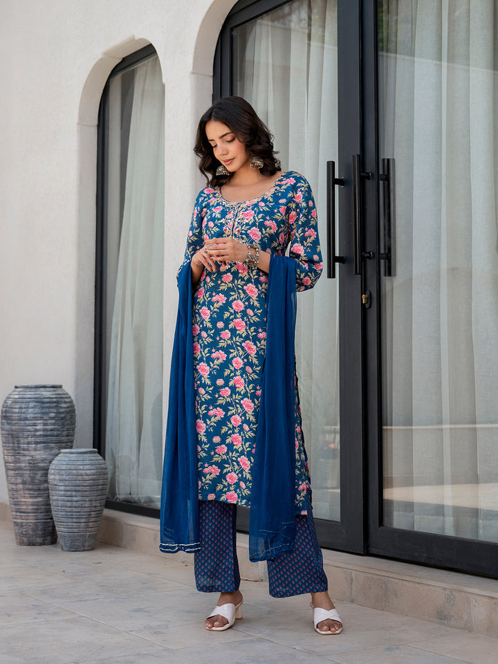 Blue-Muslin-Embroidered-Floral-Print-3-Piece-Kurta-Set