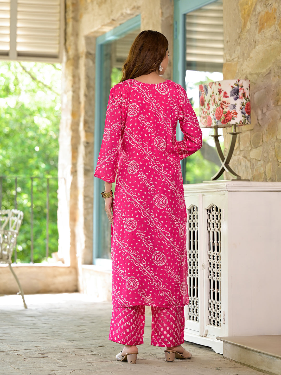 Pink-Muslin-Bandhni-Printed-Zari-Work-3-Piece-Kurta-Set