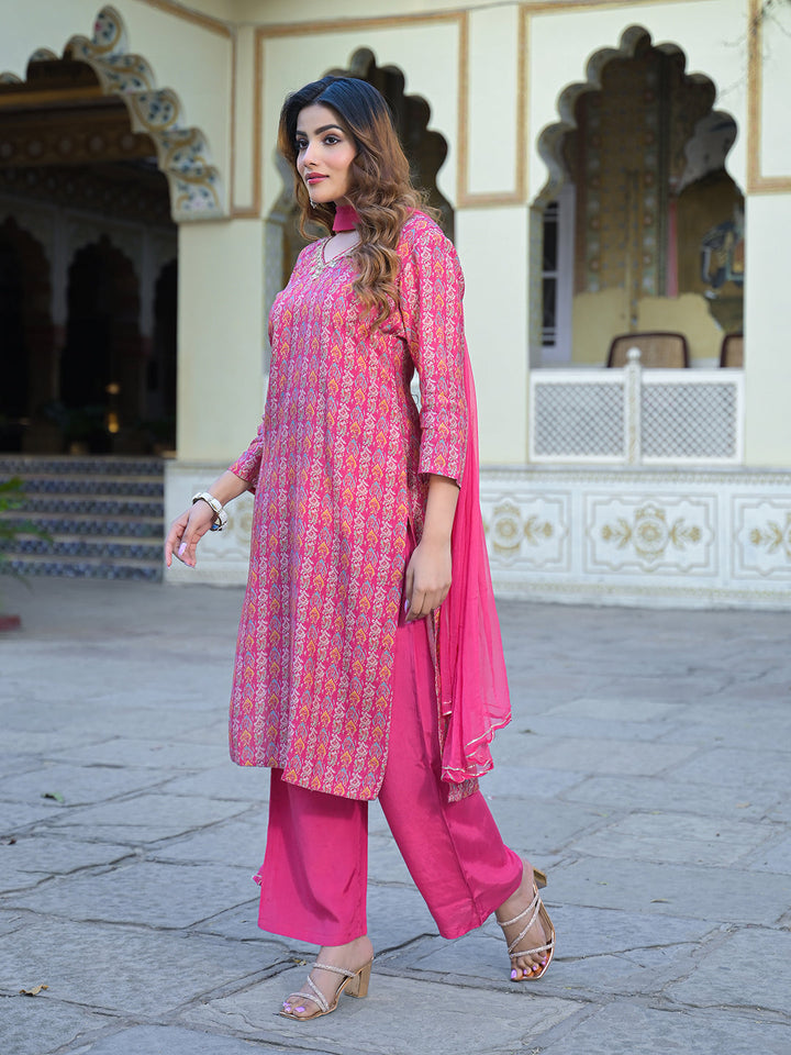 Pink-Floral-Printed-Muslin-Straight-3-Piece-Kurta-Set