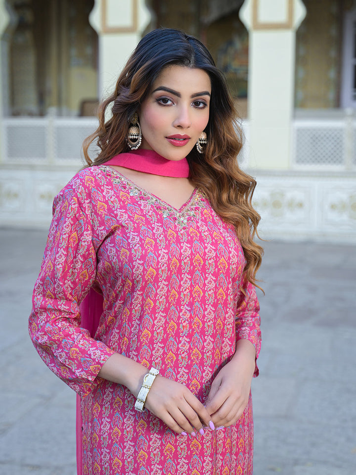 Pink-Floral-Printed-Muslin-Straight-3-Piece-Kurta-Set