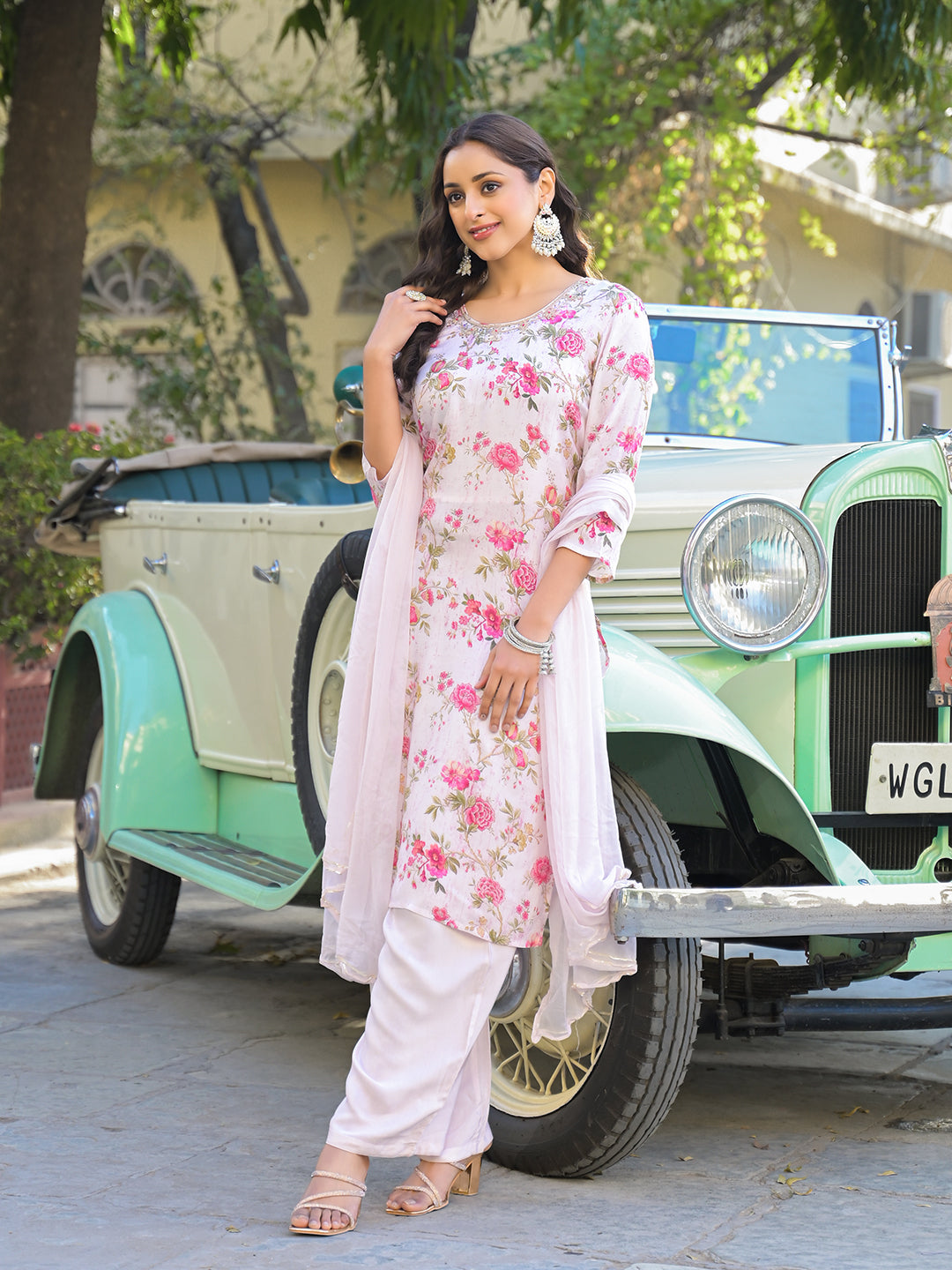 Light-Pink-Floral-Printed-Muslin-Straight-3-Piece-Kurta-Set