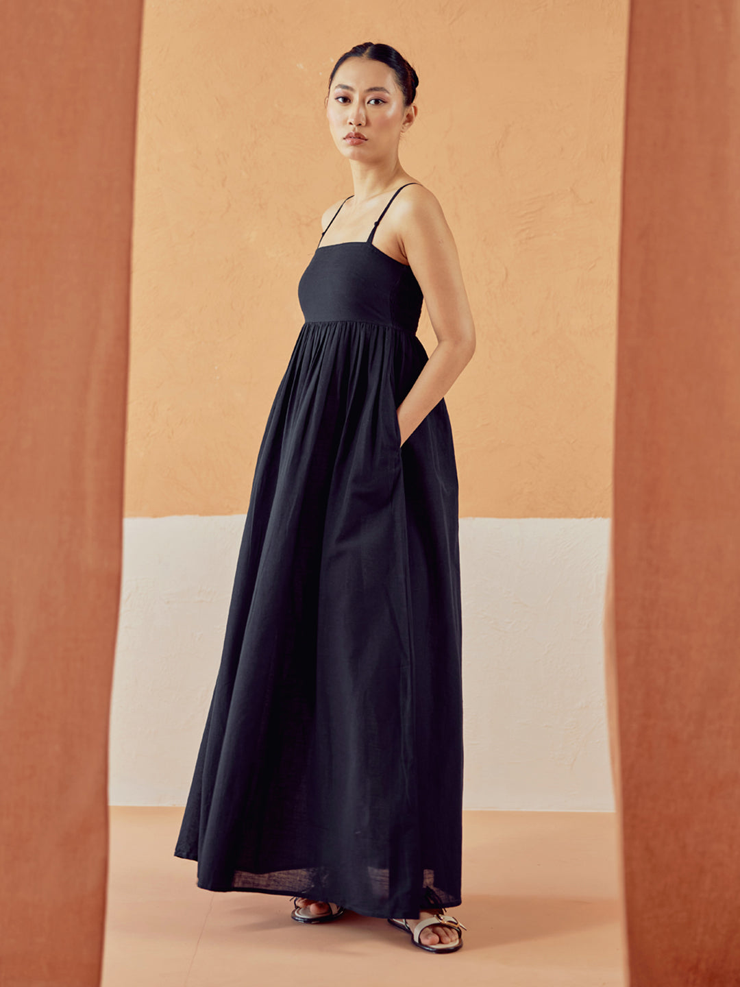 Black Solid Linen Maxi Dress