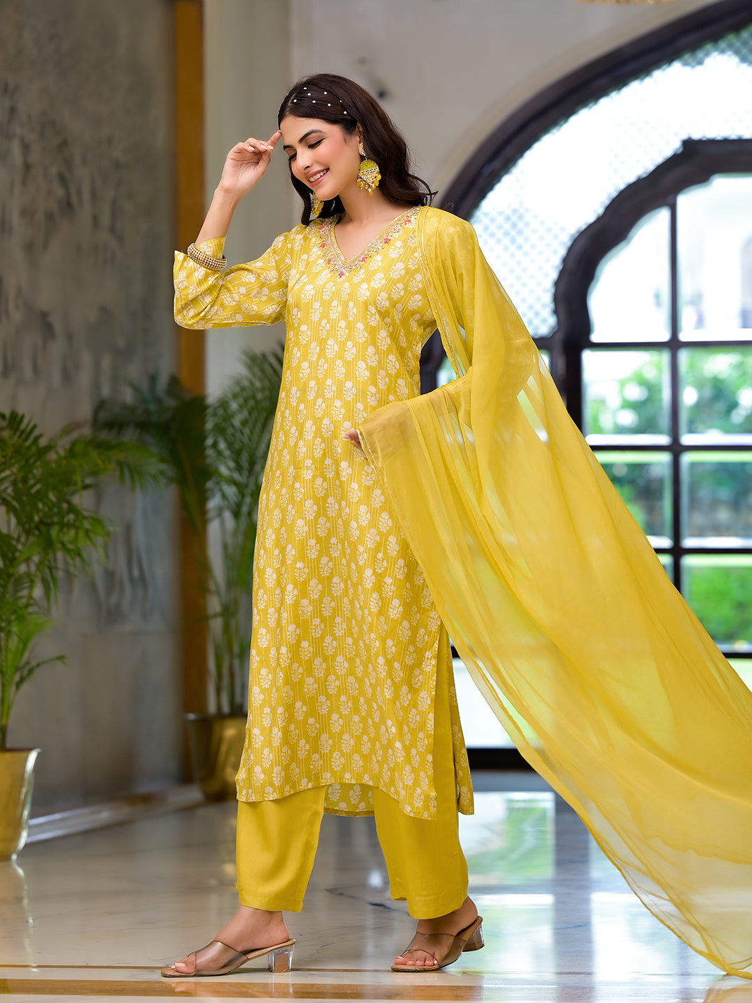 Yellow-Muslin-Straight-3-Piece-Kurta-Set