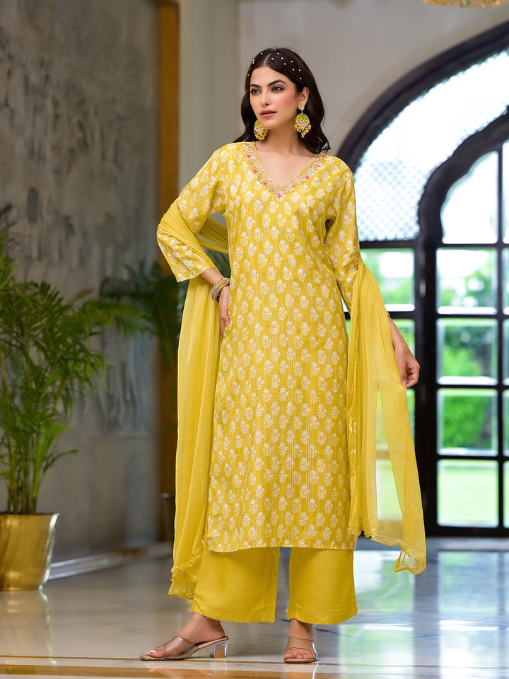 Yellow-Muslin-Straight-3-Piece-Kurta-Set