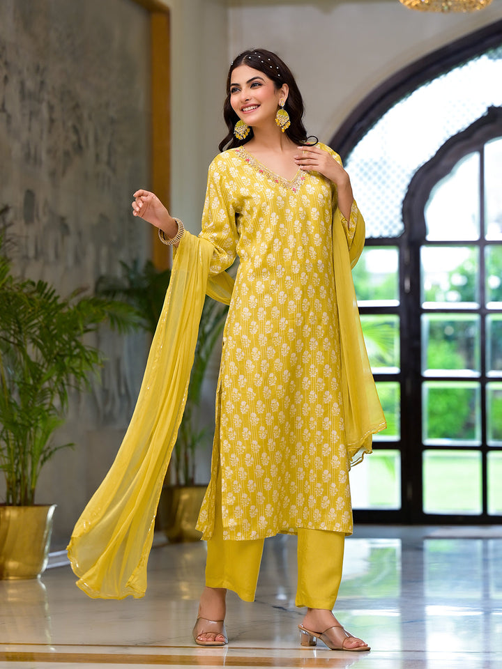 Yellow-Muslin-Straight-3-Piece-Kurta-Set