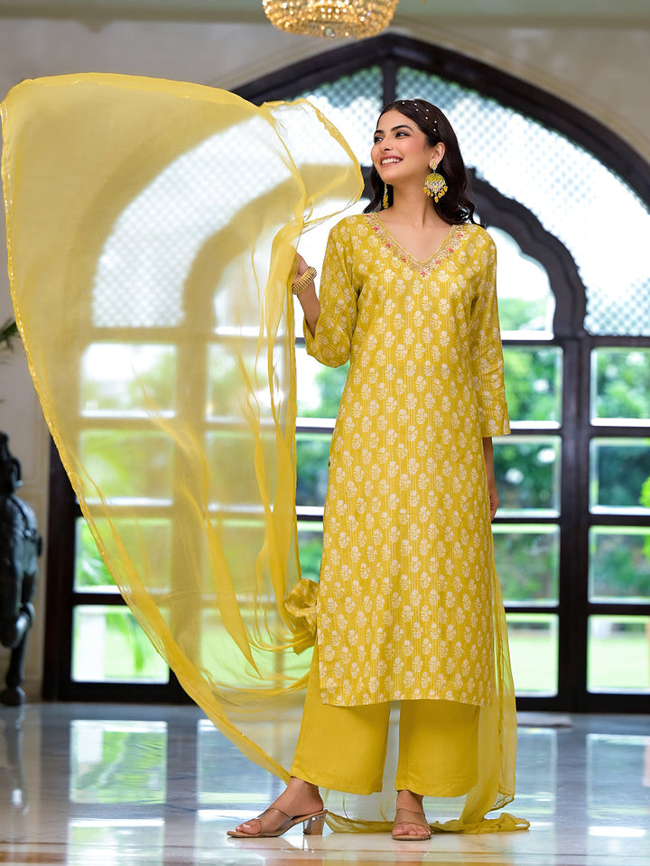 Yellow-Muslin-Straight-3-Piece-Kurta-Set