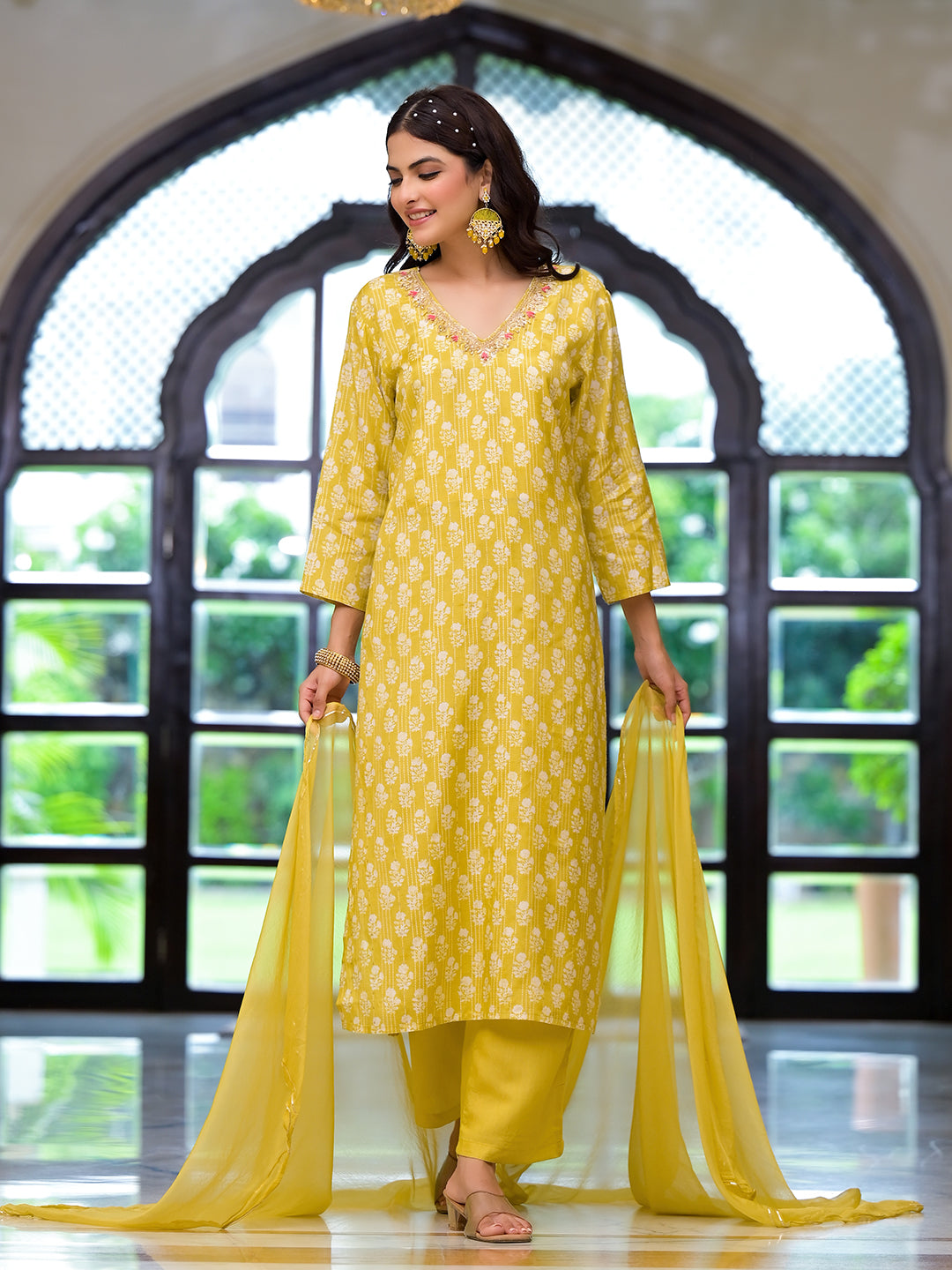 Yellow-Muslin-Straight-3-Piece-Kurta-Set