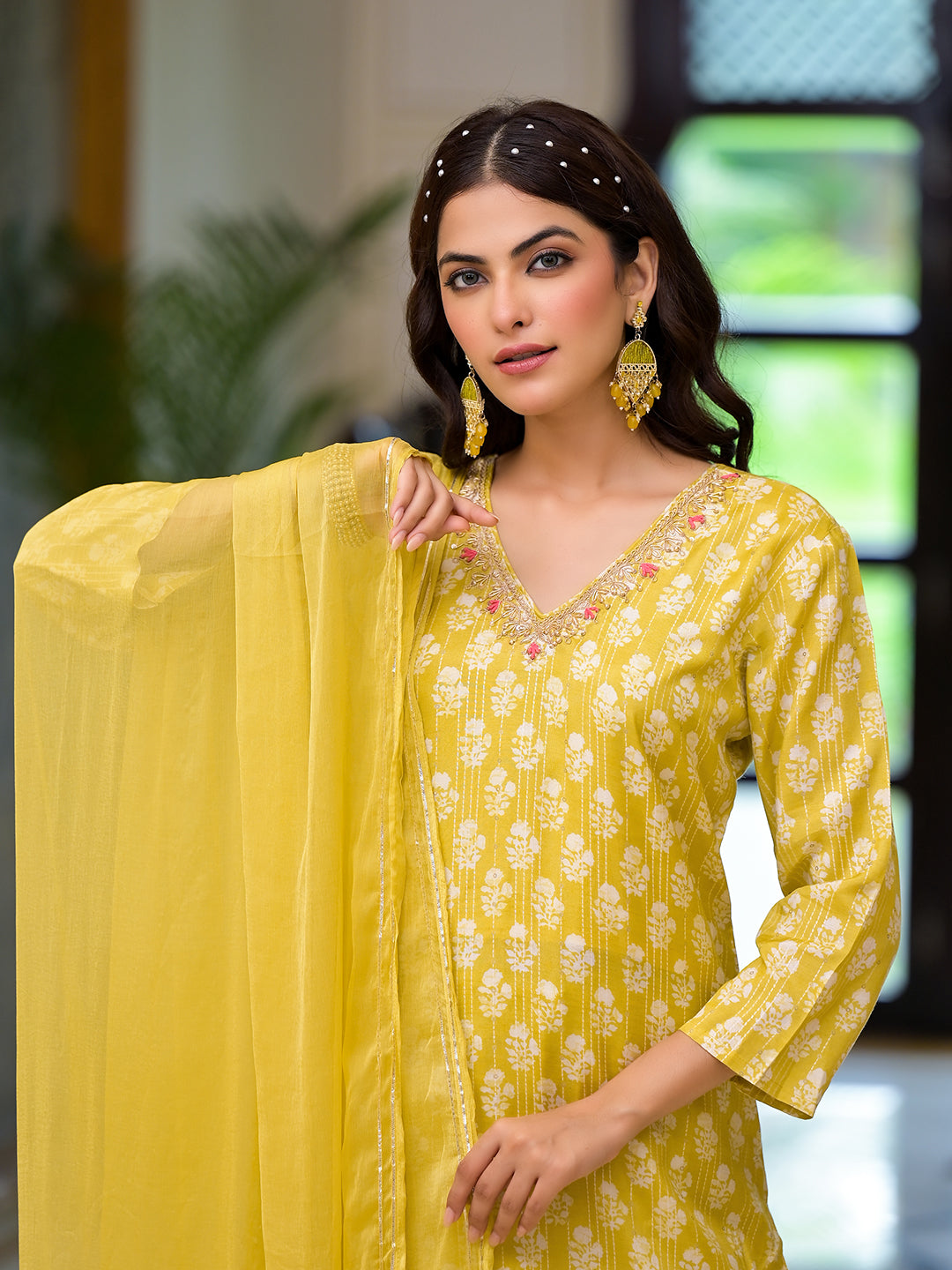 Yellow-Muslin-Straight-3-Piece-Kurta-Set