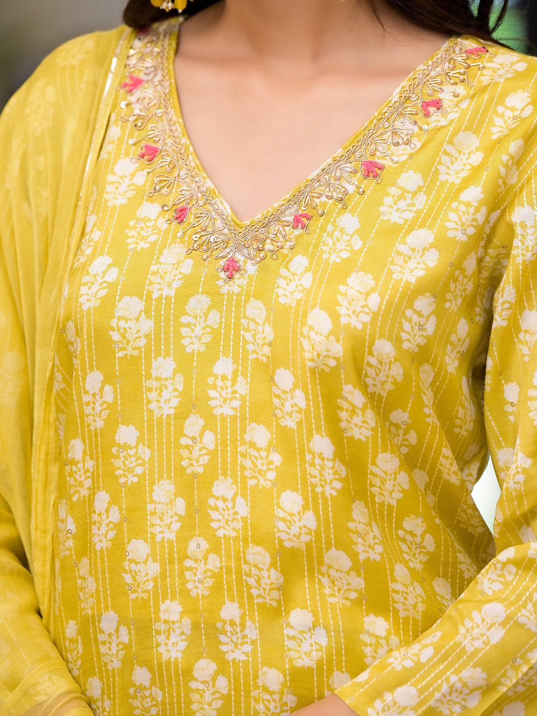 Yellow-Muslin-Straight-3-Piece-Kurta-Set