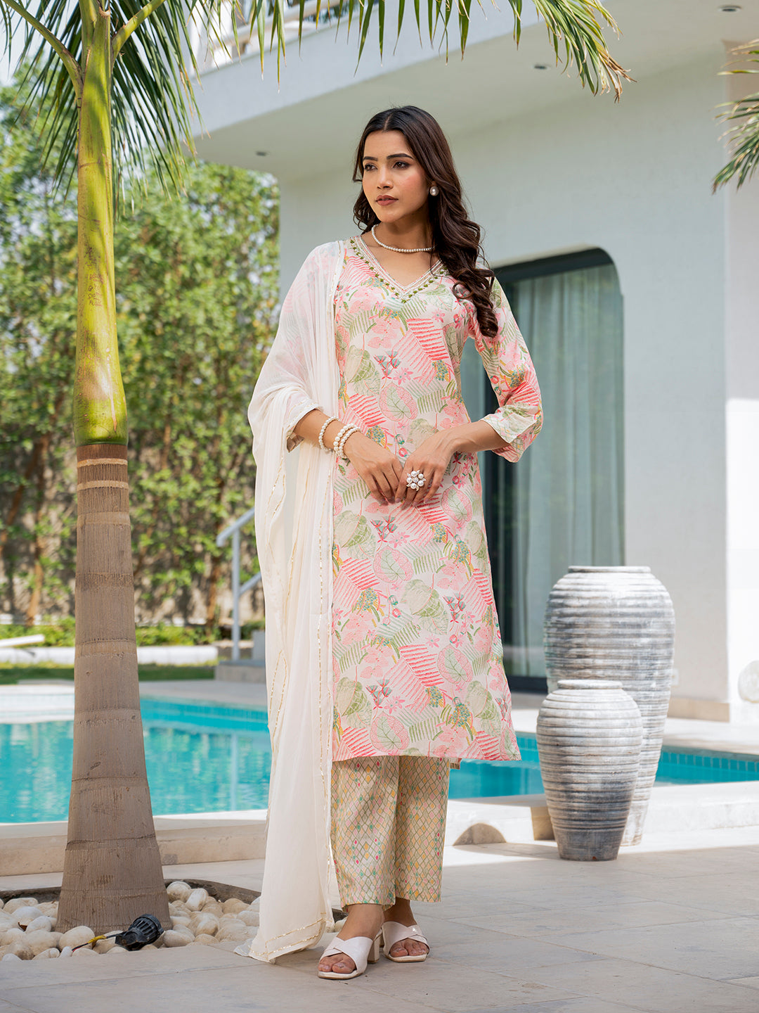 Cream-Muslin-Embroidered-&-Floral-Print-3-Piece-Kurta-Set