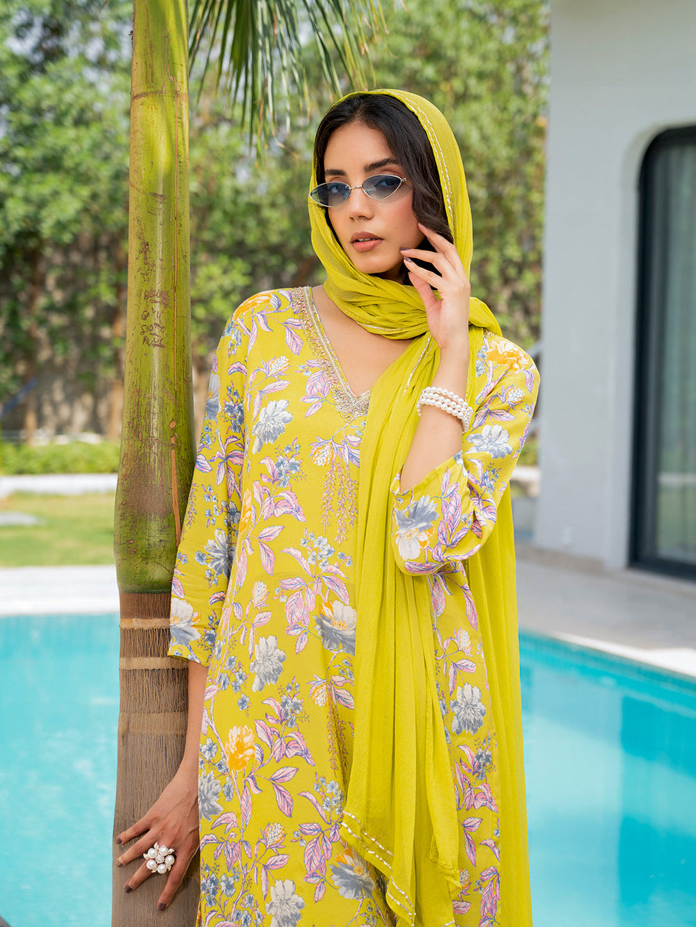 Yellow-Muslin-Embroidered-Floral-Print-3-Piece-Kurta-Set